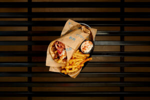 Yeerro serverer gyros i Byhaven hele sommeren